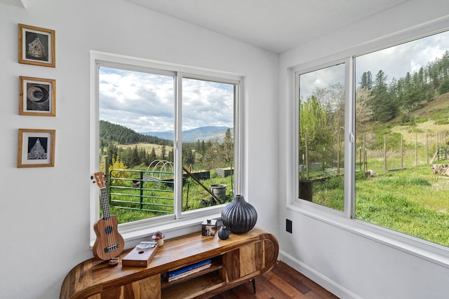 1625 Bear Mountain Way, Kettle Falls, WA 99141 - sunroom / solarium featuring a mountain view