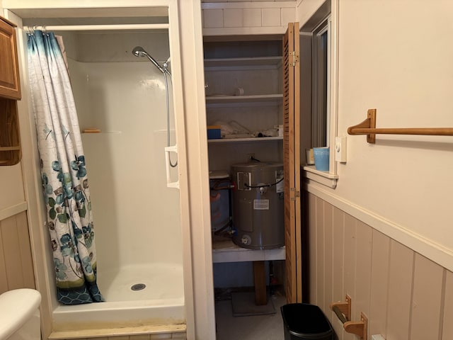 11 Crestview Dr, Kettle Falls, WA 99141 - full bath featuring wainscoting and a stall shower