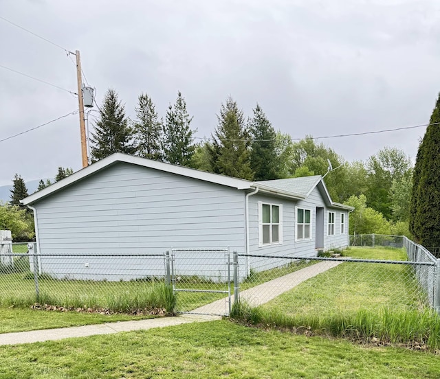 211 8th Ave, Ione, WA 99139 - view of side of property with a gate