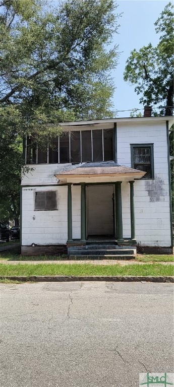 view of front of home