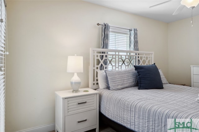 bedroom with ceiling fan