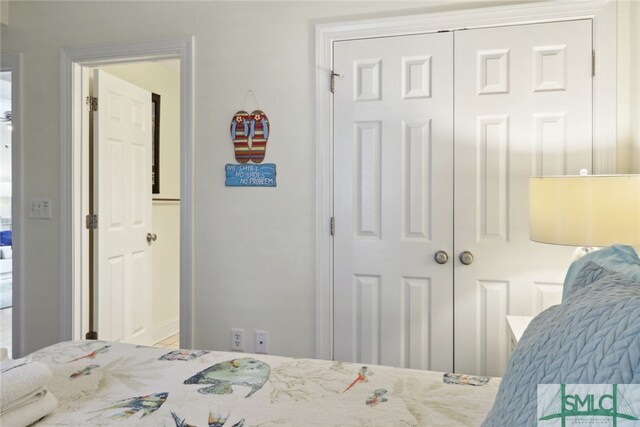 bedroom with a closet