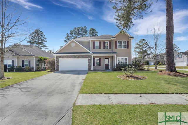 view of front of home featuring a front lawn