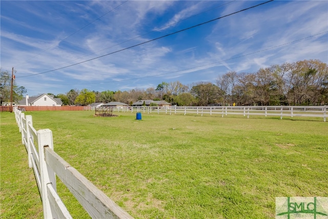 view of yard featuring a rural view