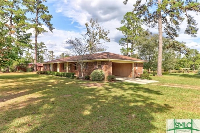 view of front of house featuring a front yard