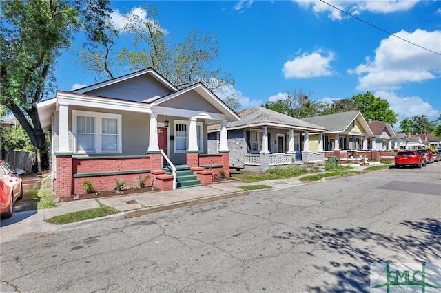 view of front of property featuring a porch