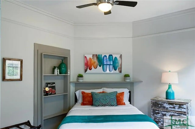 bedroom featuring ceiling fan