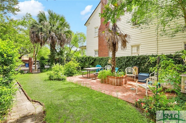 view of yard with a patio