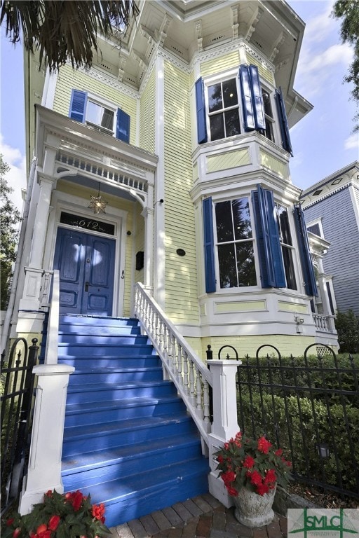 view of italianate house