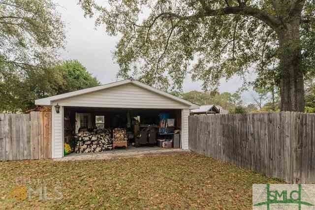 view of shed / structure