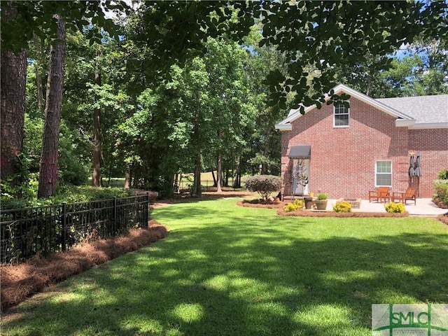 view of yard with a patio