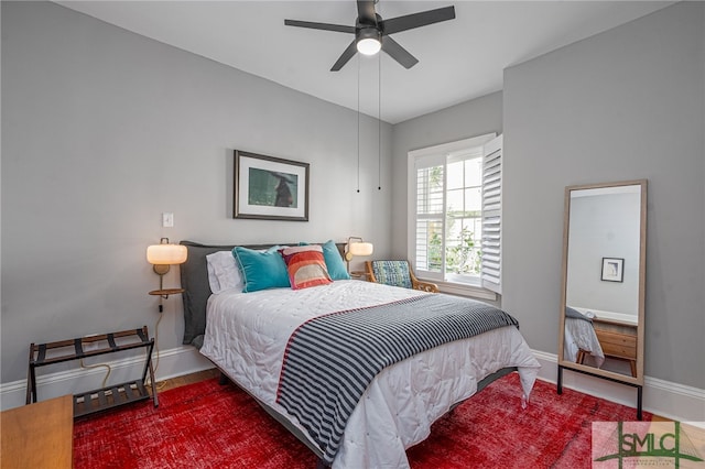 bedroom with ceiling fan