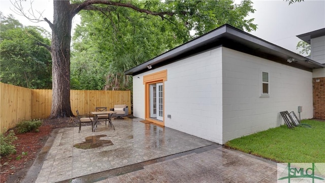 exterior space featuring a fenced backyard