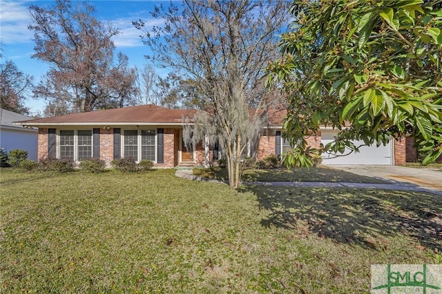 view of front of house featuring a front yard