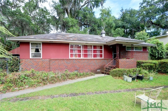 view of front of house featuring a front yard