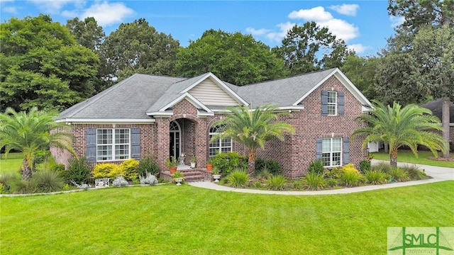 view of front facade with a front yard