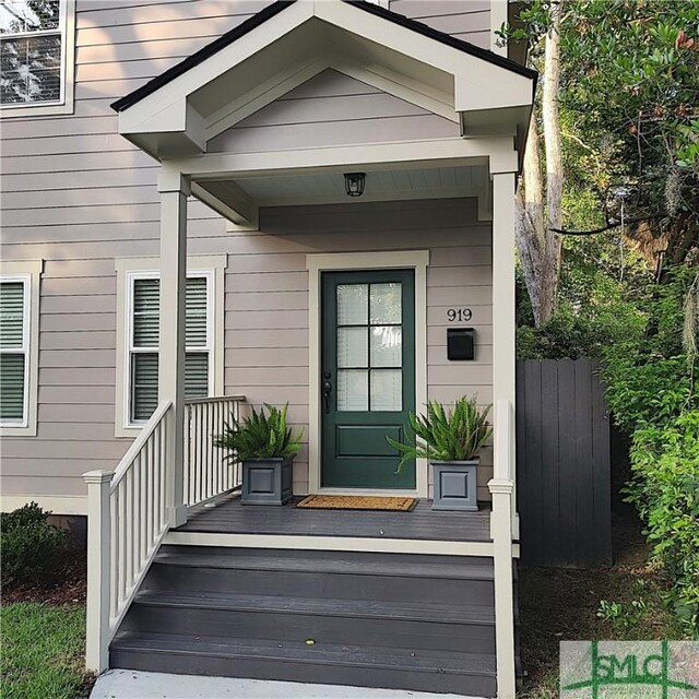 view of property entrance