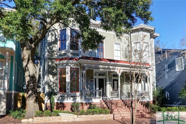 view of front facade featuring a porch