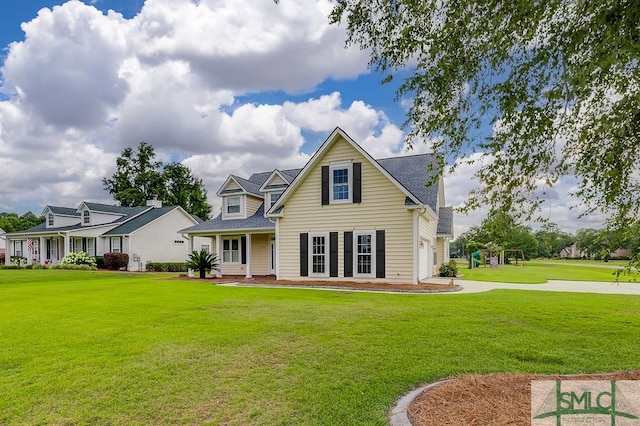 view of front facade with a front yard