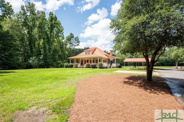 view of front of house featuring a front lawn