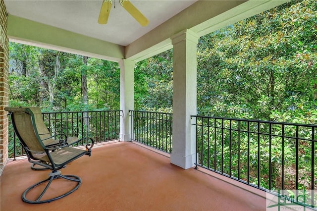 balcony featuring ceiling fan