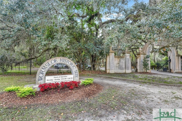 view of community / neighborhood sign