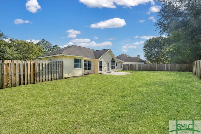 view of yard with a patio