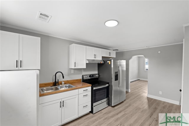 kitchen with sink, appliances with stainless steel finishes, light hardwood / wood-style flooring, crown molding, and white cabinets