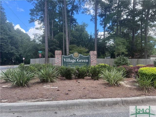 view of community / neighborhood sign