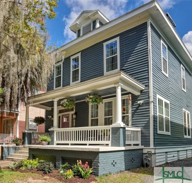 view of front facade featuring a porch