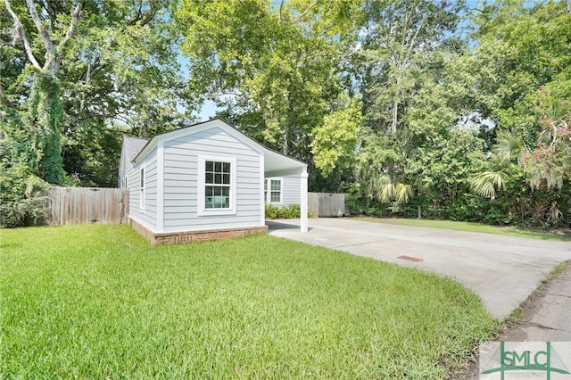 view of front of house with a front lawn