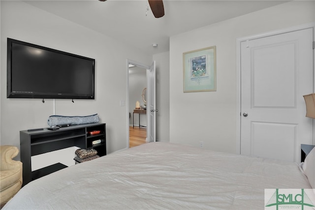 bedroom featuring ceiling fan