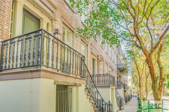 115 W Gordon St, Savannah, GA 31401 - view of property with stairway