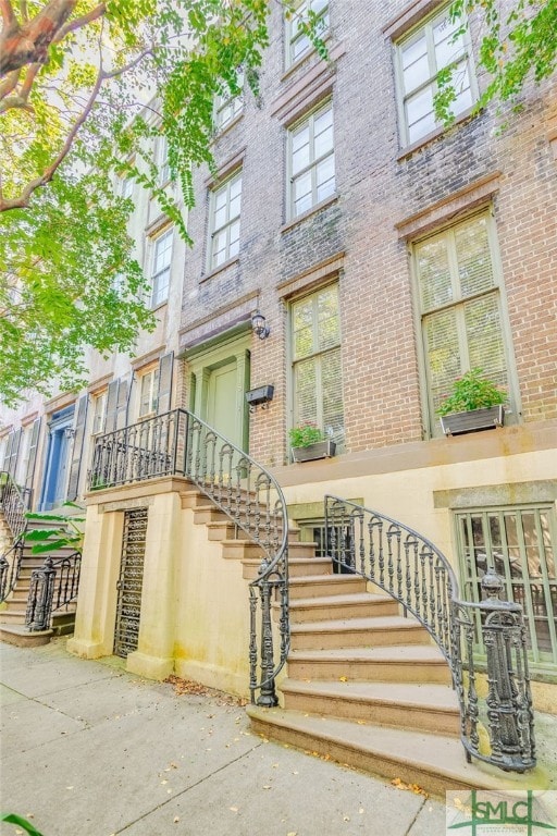 115 W Gordon St, Savannah, GA 31401 - view of property with stairway