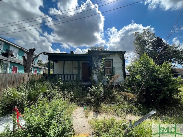 view of front of property