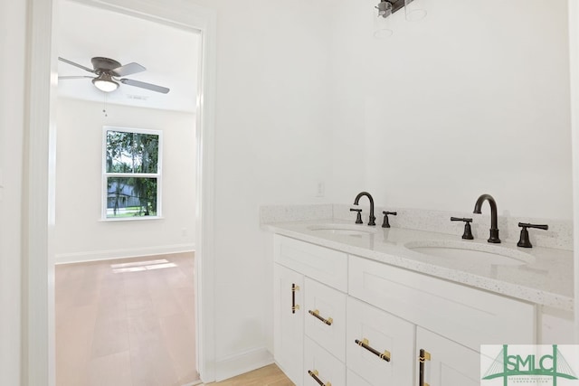 bathroom with vanity