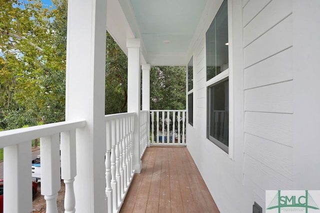 balcony featuring covered porch