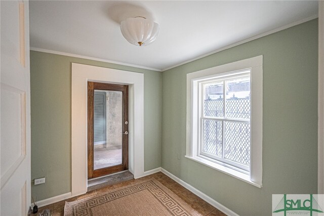 entryway with crown molding