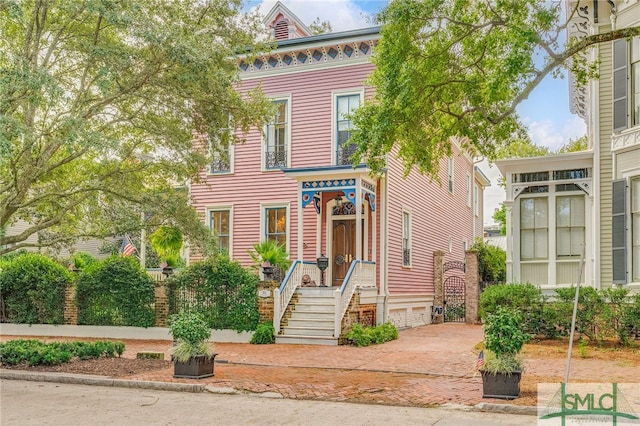 view of front of house