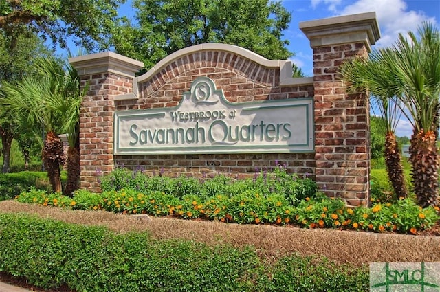 view of community / neighborhood sign