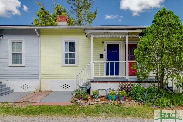 view of front of house featuring covered porch