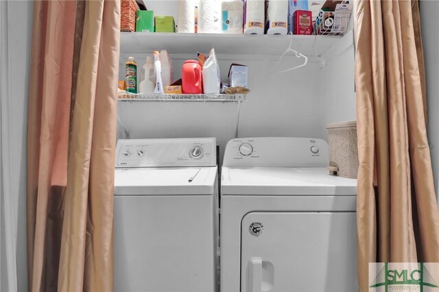 15 Cromwell Pl, Savannah, GA 31410 - laundry area featuring independent washer and dryer