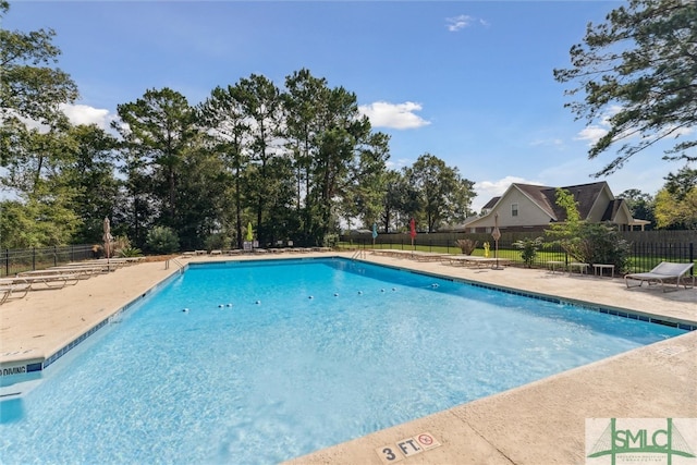 view of swimming pool