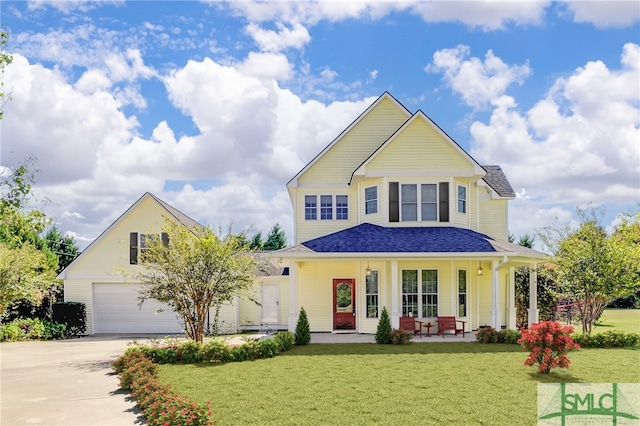 view of front facade featuring a front yard and a porch