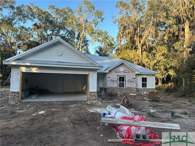 view of front of house with a garage