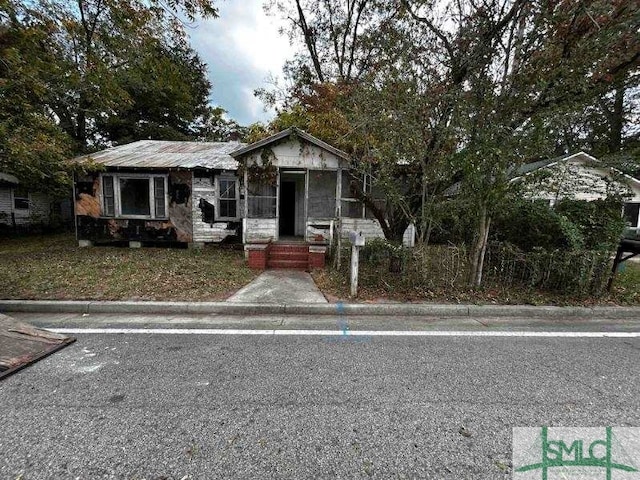 view of front of property