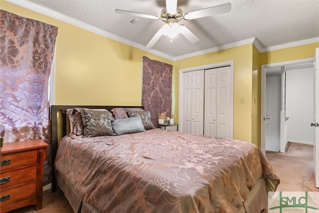 bedroom with ceiling fan, light colored carpet, a textured ceiling, and crown molding