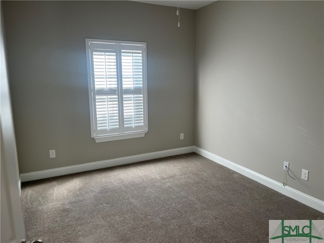 view of carpeted spare room