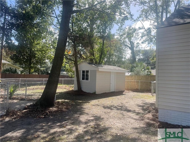 202 Forrest Ave, Savannah, GA 31404 - view of fenced backyard
