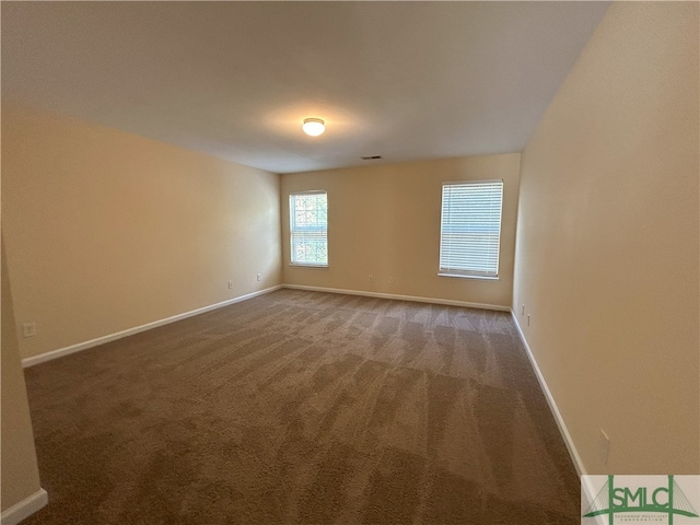 view of carpeted spare room